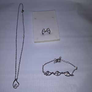 Sliver tone pearl gift set